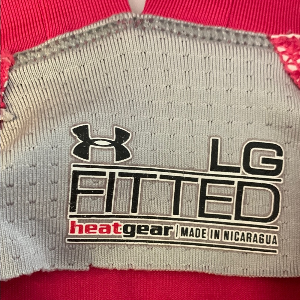 3/$20✨Under Armour Pink Fitted Sleeveless Tank Top - Picture 2 of 7